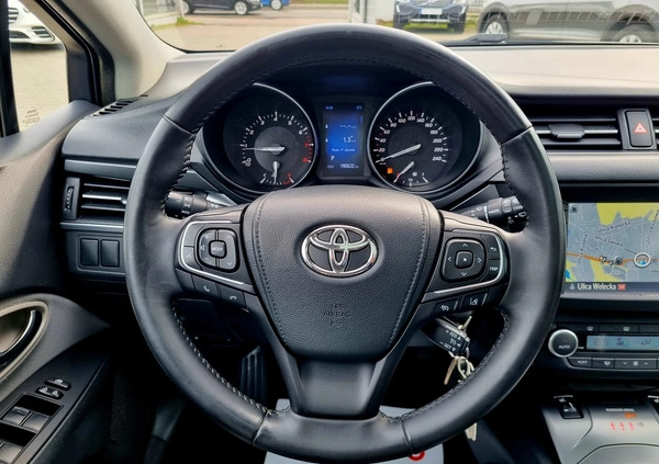 Toyota Avensis cena 59900 przebieg: 190000, rok produkcji 2016 z Drzewica małe 232